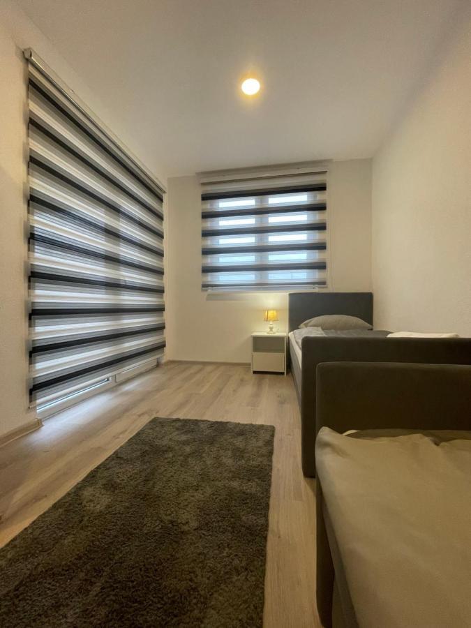 Ammirevole Ravne Apartments Visoko Kültér fotó