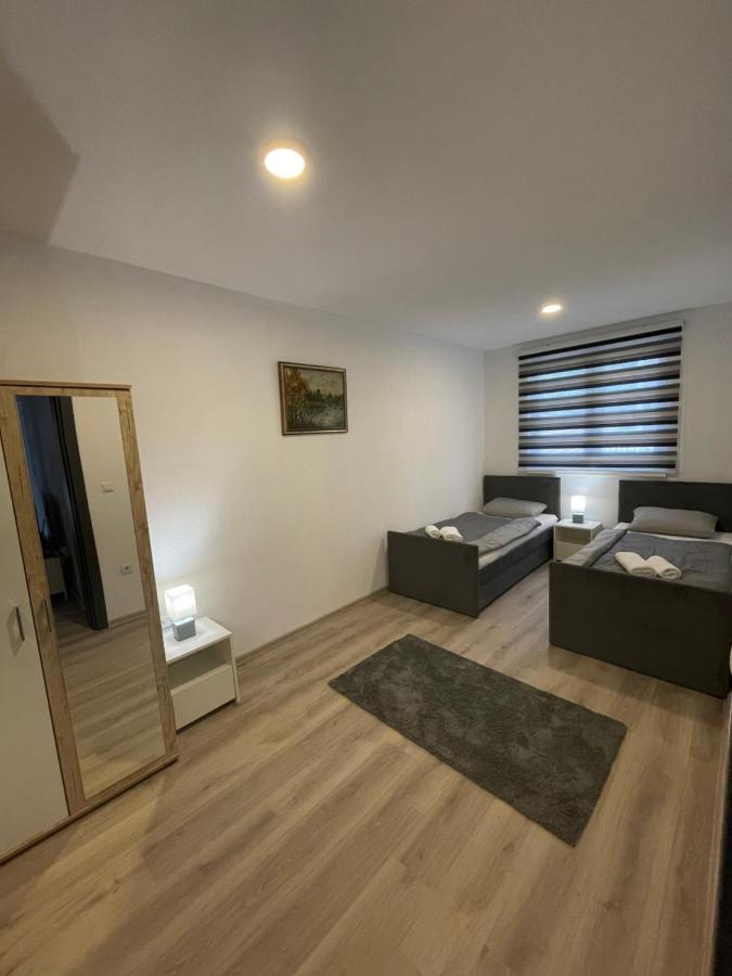 Ammirevole Ravne Apartments Visoko Kültér fotó