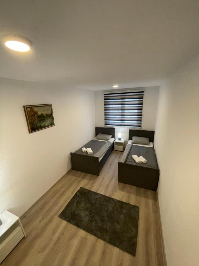 Ammirevole Ravne Apartments Visoko Kültér fotó