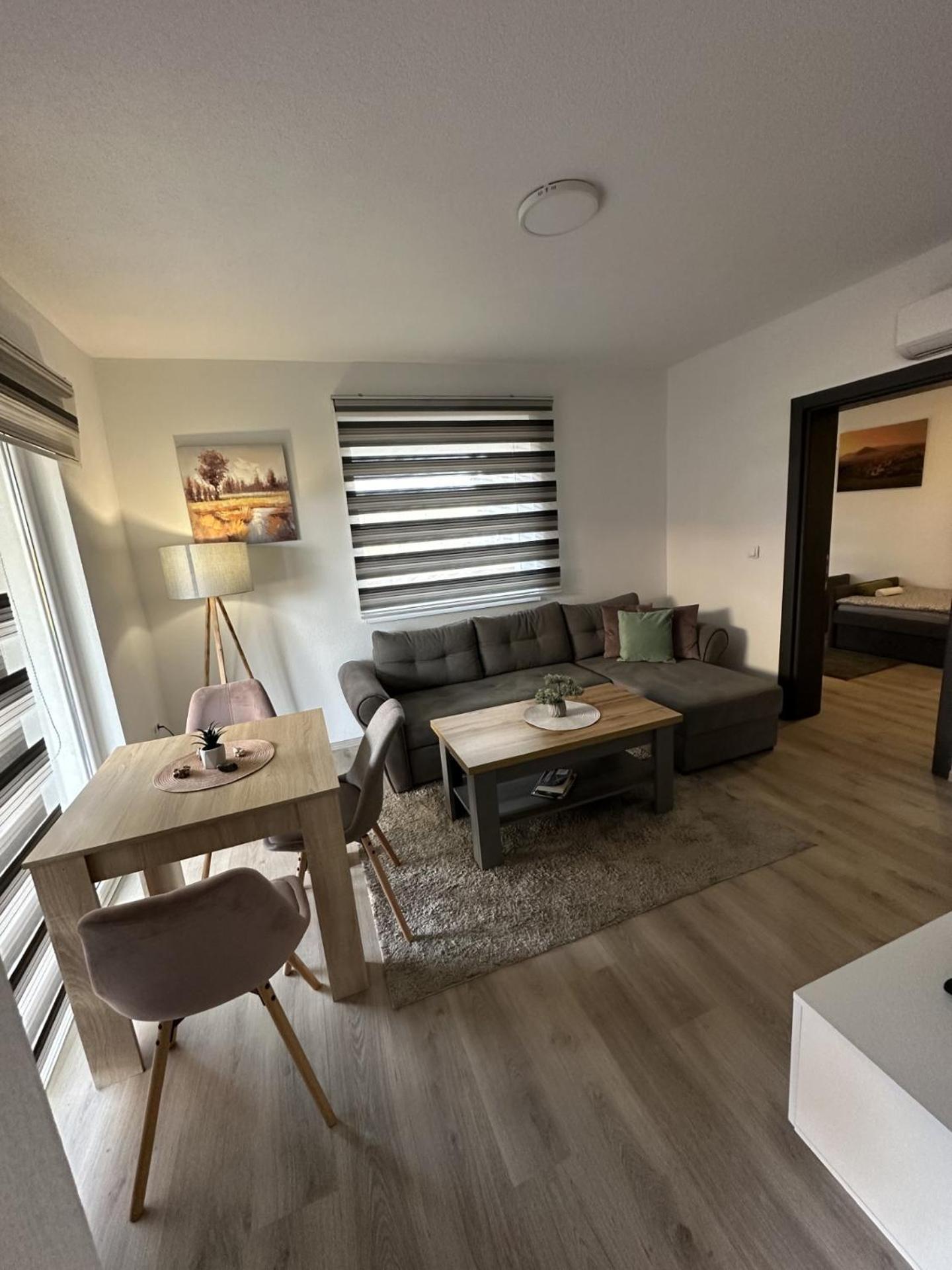 Ammirevole Ravne Apartments Visoko Kültér fotó